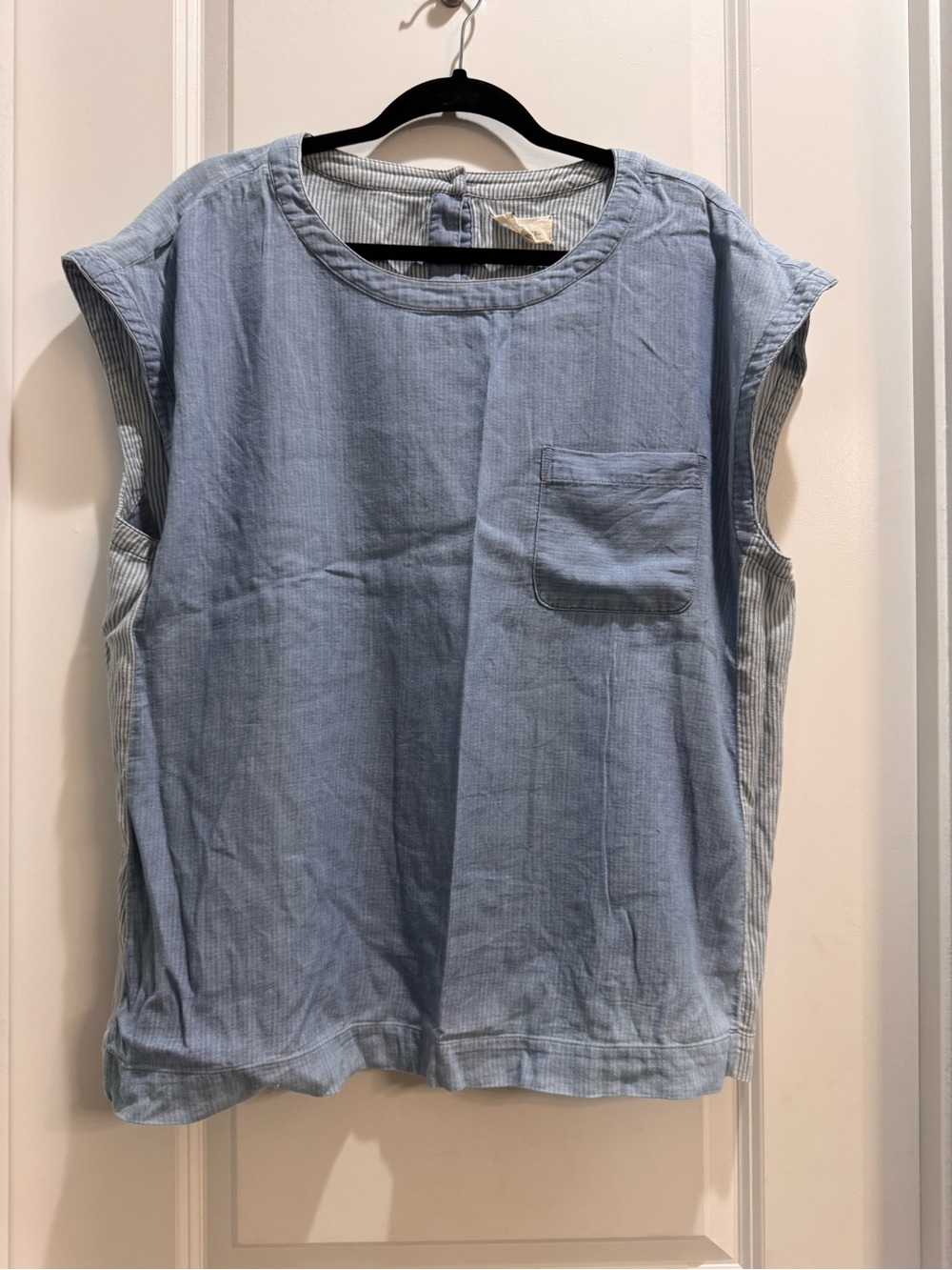 Lou & Gray Blue Chambray Top Cap Sleeve XL Round Neck Pocket Armpit To Armpit25”